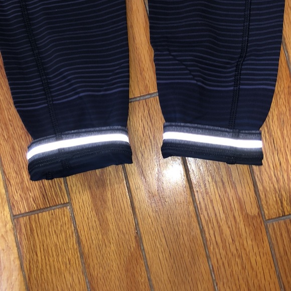 Lulu🍋 Om Stripe Speed Up 31” Tights size 8 RARE/Unicorn!! - Picture 13 of 14